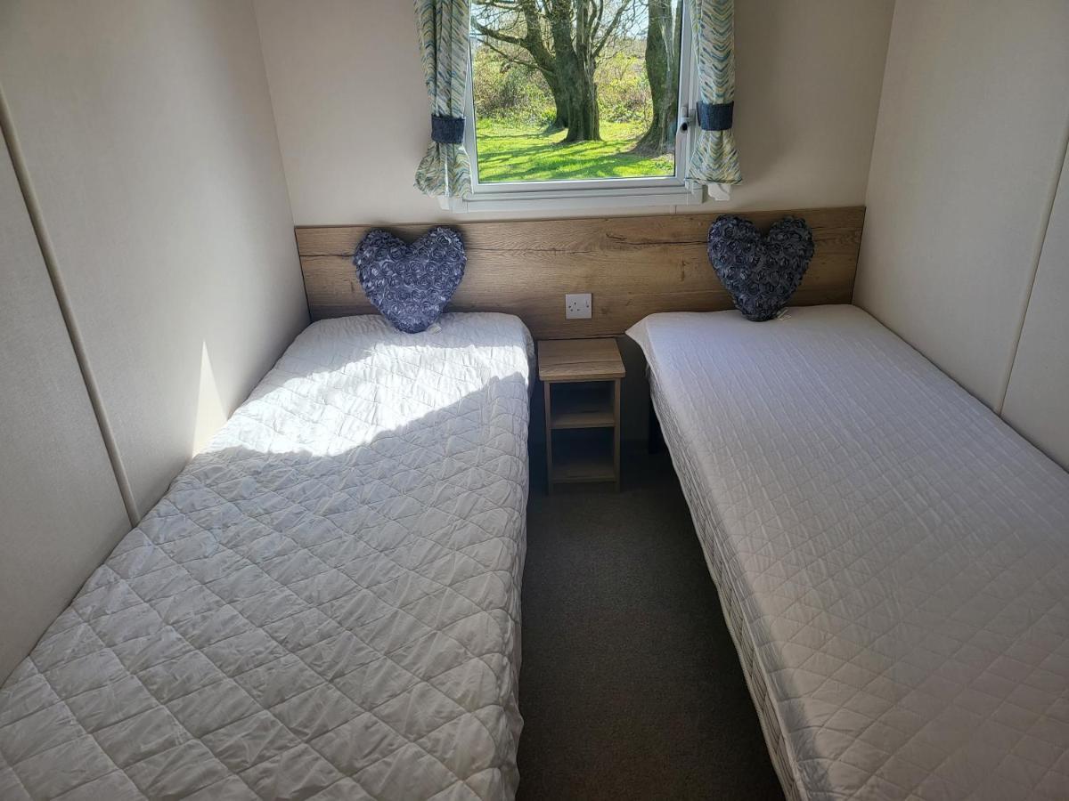 Blackmoor Farm - Caravan 6 Apartment Ludchurch Exterior foto